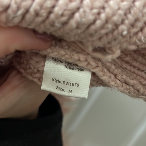 Medium Elan light pink sweater! - Picture 4 of 5